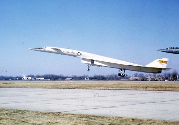 picture of XB-70 landing